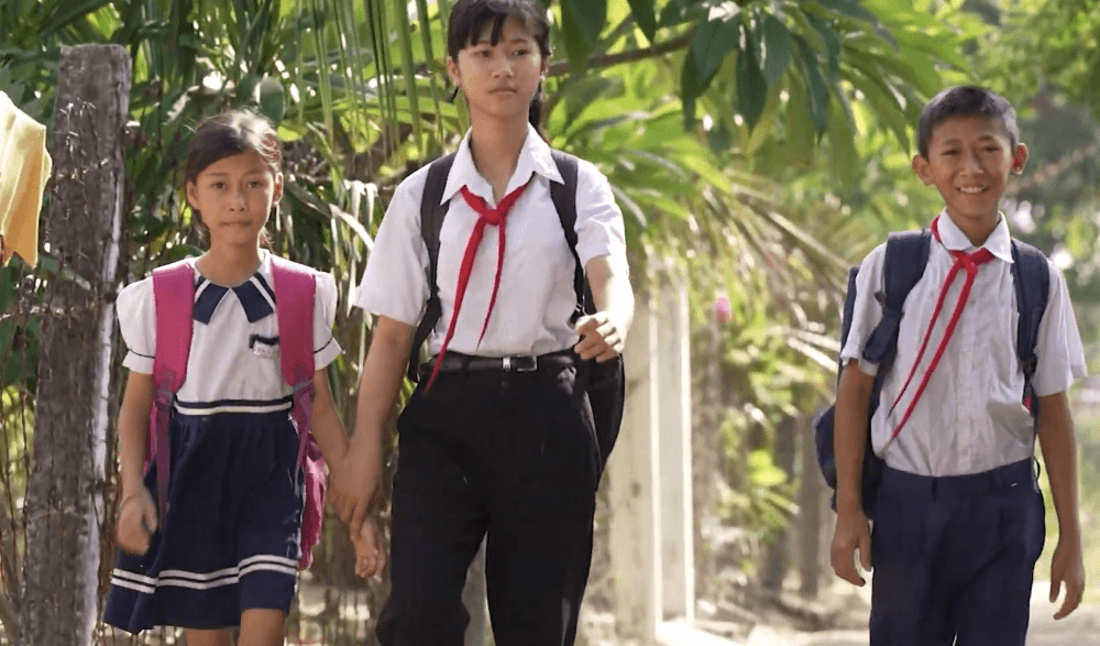 Trương Quỳnh Anh bật khóc khi hai chị em mồ côi chỉ ước một bữa cơm có đủ cha mẹ