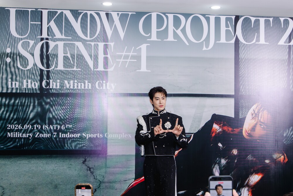 Trưởng nhóm TVXQ! U-KNOW Yunho kể chuyện mặc cả khi đi chợ Bến Thành