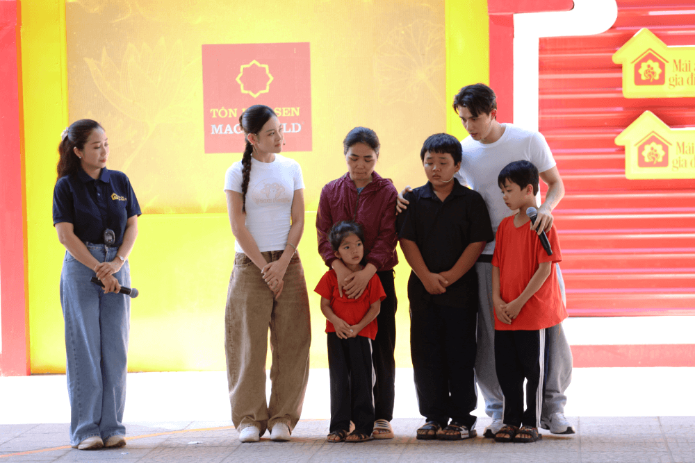 Ốc Thanh Vân, Trần Ngọc Vàng, Thùy Anh bật khóc trước cậu bé 14 tuổi sớm gánh vác gia đình