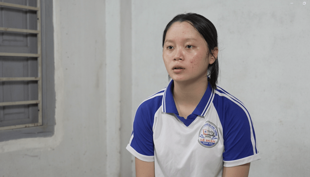 Cô bé 17 tuổi không có cha, mẹ bỏ mặc đã tự lập sau khi bà mất khiến Đại Nghĩa, Tùng Dương xúc động