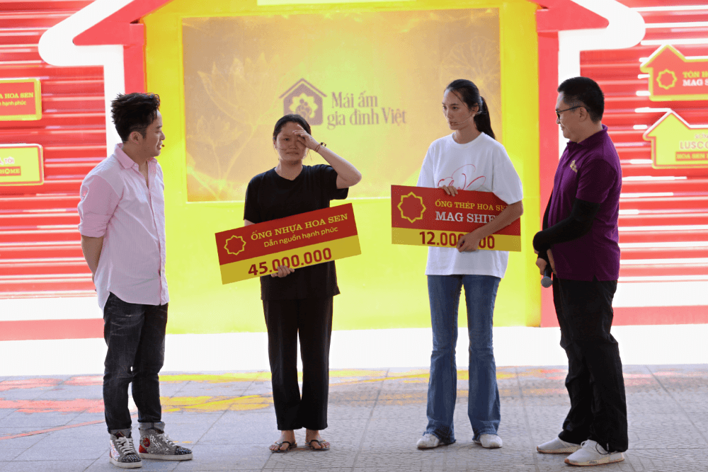 Cô bé 17 tuổi không có cha, mẹ bỏ mặc đã tự lập sau khi bà mất khiến Đại Nghĩa, Tùng Dương xúc động