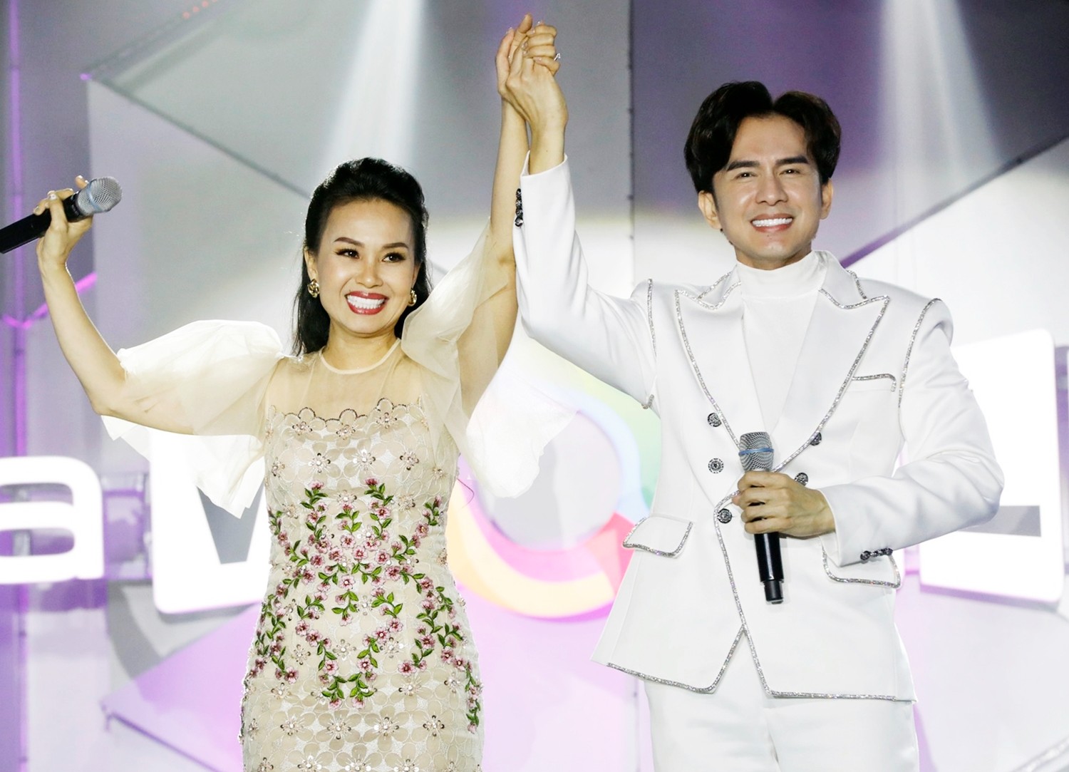 Cẩm Ly, Lam Trường, Phương Thanh hội ngộ trong minishow tuổi 50 của Đan Trường