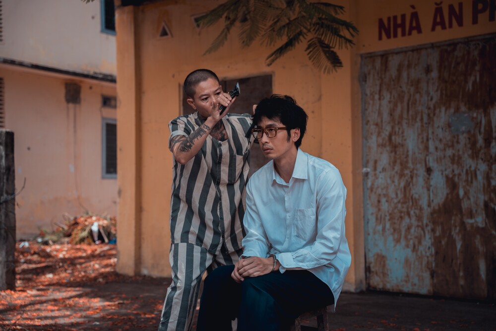 Tuấn Trần từ thầy giáo thành phạm nhân giết người trong “Trại Giam Hạnh Phúc”