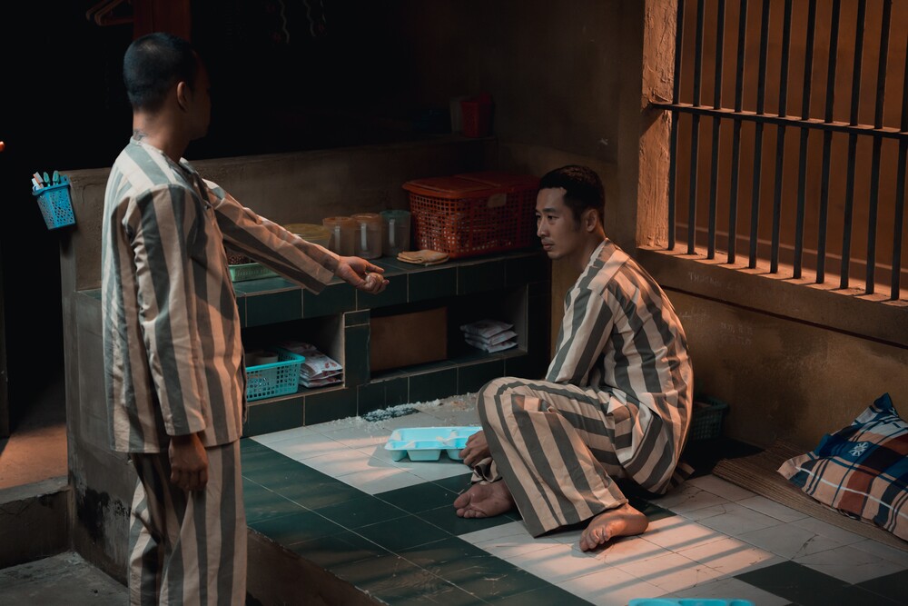 Tuấn Trần từ thầy giáo thành phạm nhân giết người trong “Trại Giam Hạnh Phúc”