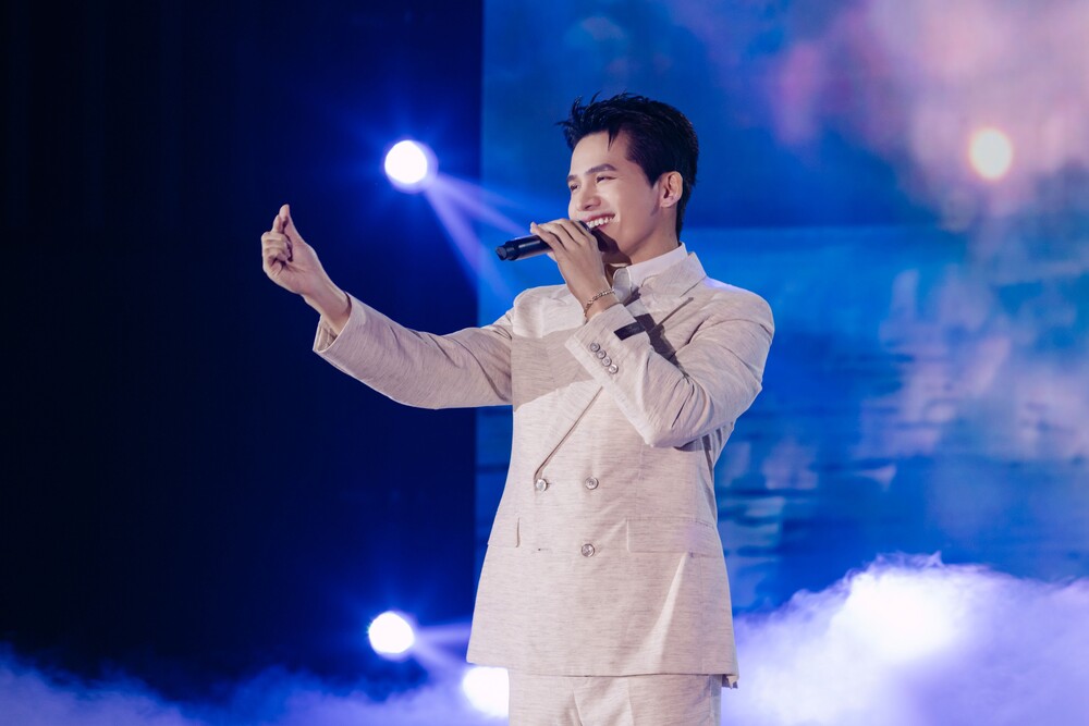 Quốc Thiên nói về cuộc sống sau ánh đèn sân khấu: “Khi trở về tổ ấm, Thiên vẫn muốn tìm lại sự bình yên”