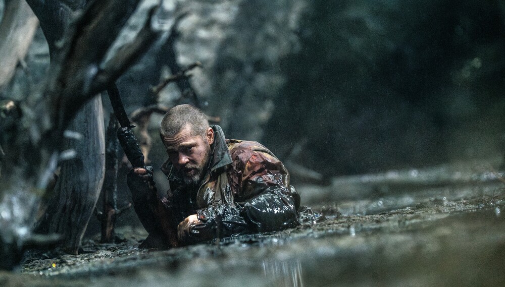 Brad Pitt vượt sông băng, thác dữ khi quay “Trái Tim Quái Thú”