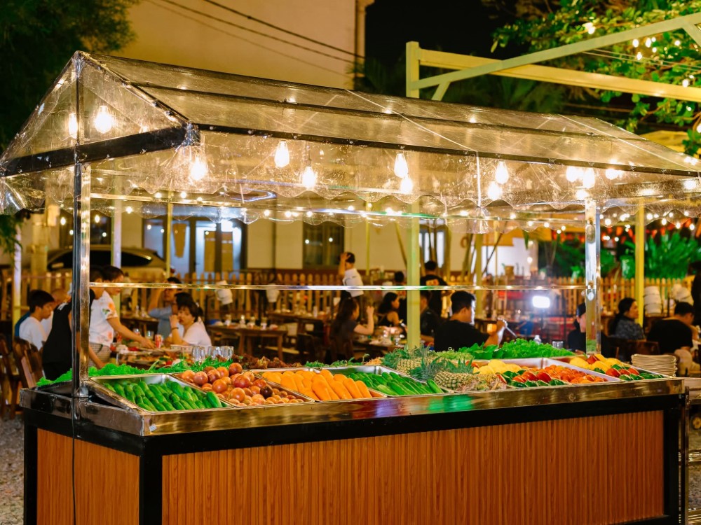 Quán ăn hạnh phúc tập 75: Gia Linh và Nam Khánh “mê đắm” quán nướng sân vườn 6.000 m² có view ngắm máy bay cực chill
