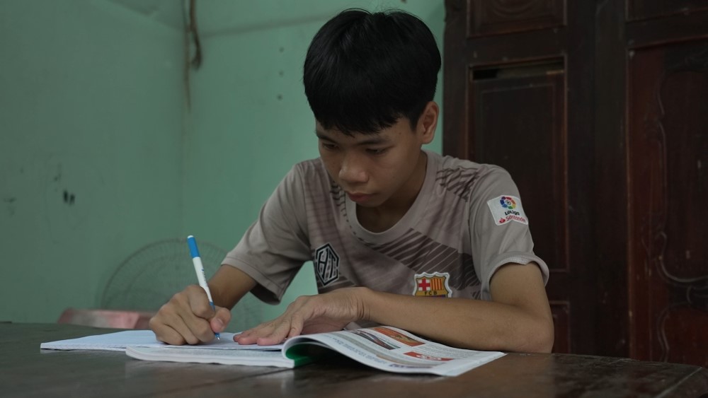 Giang Hồng Ngọc nghẹn ngào khi cậu bé 14 tuổi nói ăn gì cũng ngon, miễn được ăn cùng mẹ
