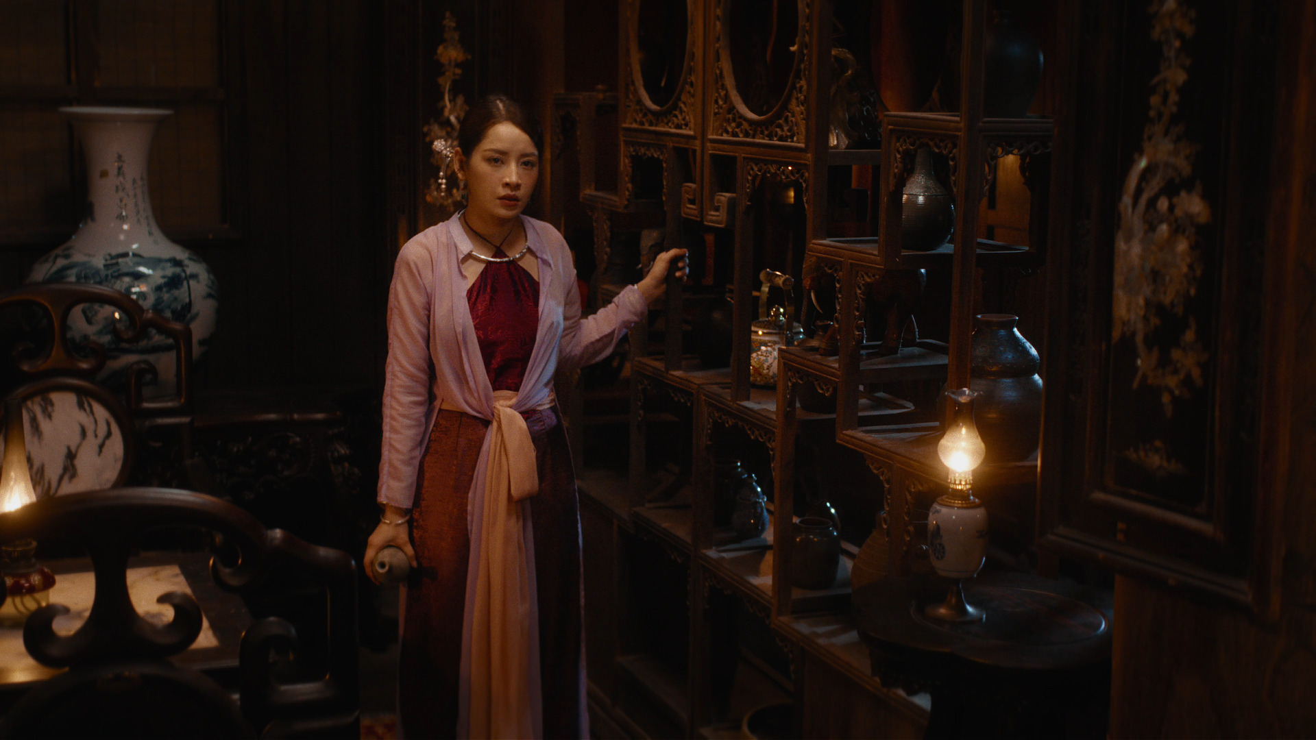 Chi Pu hát về tình yêu tan vỡ, hé lộ bi kịch của Thị Nương trong “Chị Chị Em Em 3”