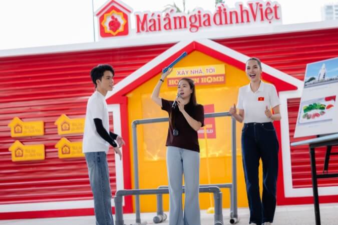 Lâm Vỹ Dạ, Thiên Minh, Trâm Anh và nhiều nghệ sĩ đồng hành cùng Mái ấm gia đình Việt tại Ninh Bình