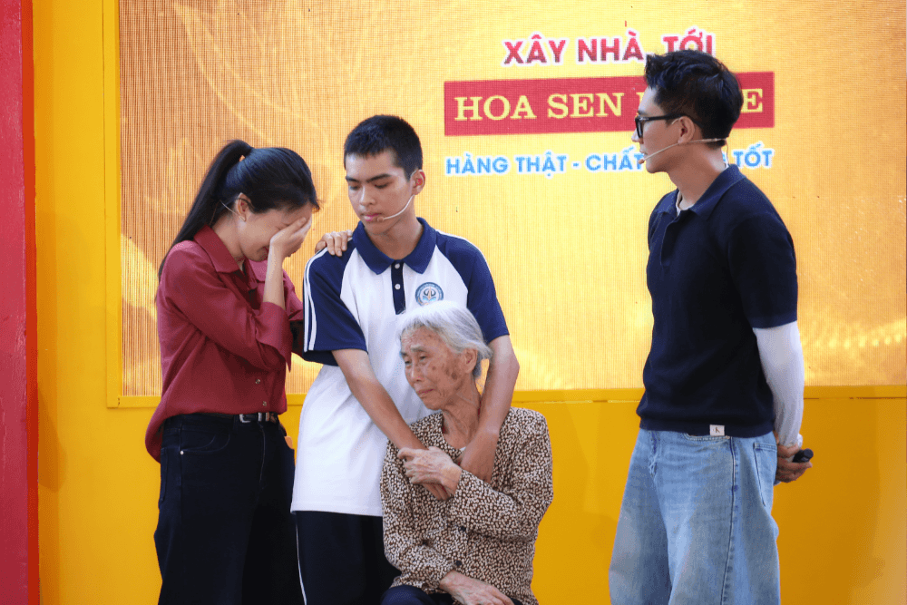 Ốc Thanh Vân, MLee, Công Tố xúc động khi ghi hình chương trình Mái ấm gia đình Việt tại Ninh Bình
