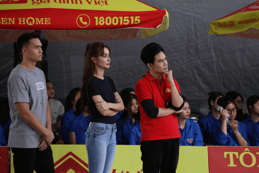 Ốc Thanh Vân, MLee, Công Tố xúc động khi ghi hình chương trình Mái ấm gia đình Việt tại Ninh Bình