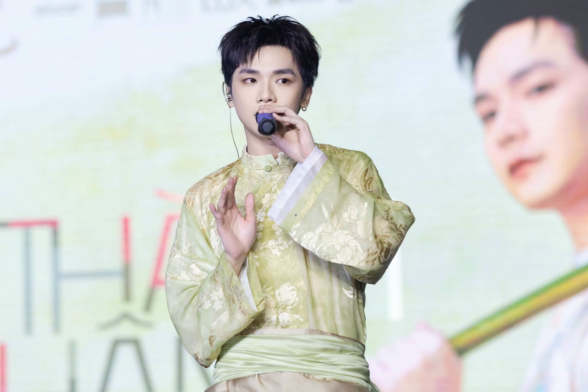 Ngọc Sơn lần hiếm hoi song ca cùng ca sĩ trẻ, hết lời khen ngợi Vương Bình