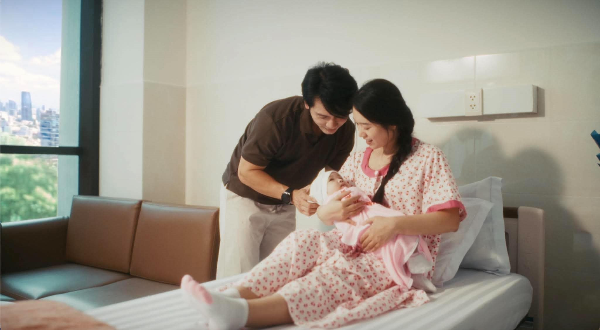Đạo diễn phim “Ròm” tái hiện cuộc chạy đua giành sự sống cho mẹ và bé trong phim ngắn mới