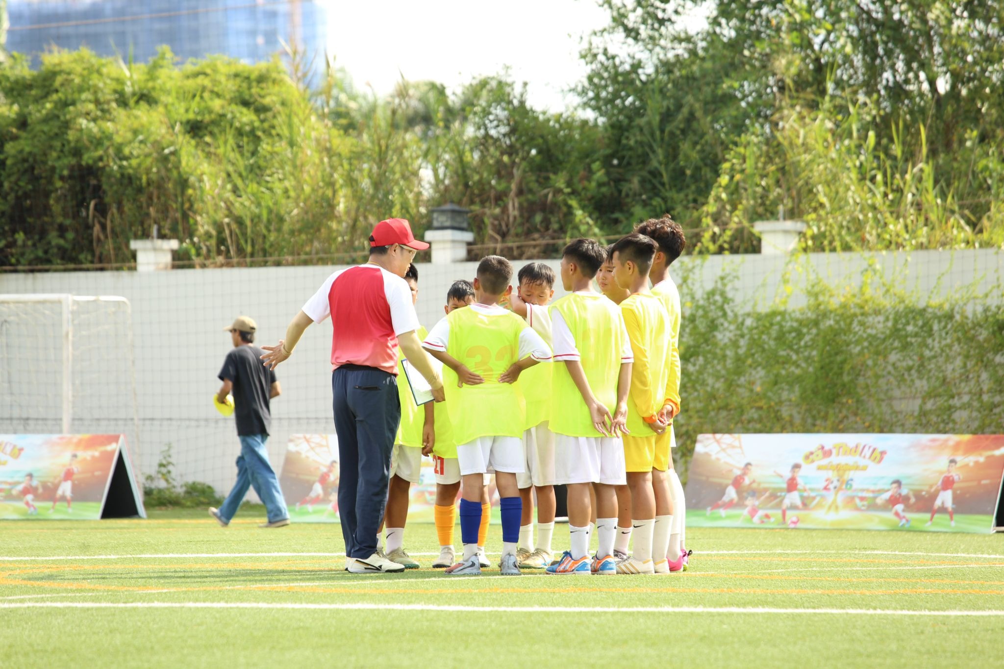 HLV Hồng Sơn, Lý Đức nâng độ khó bài tập, Top 16 “Cầu thủ nhí 2026” đối mặt thử thách mới